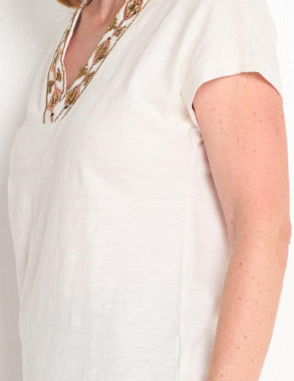 Playera manga corta cuello V para mujer 5