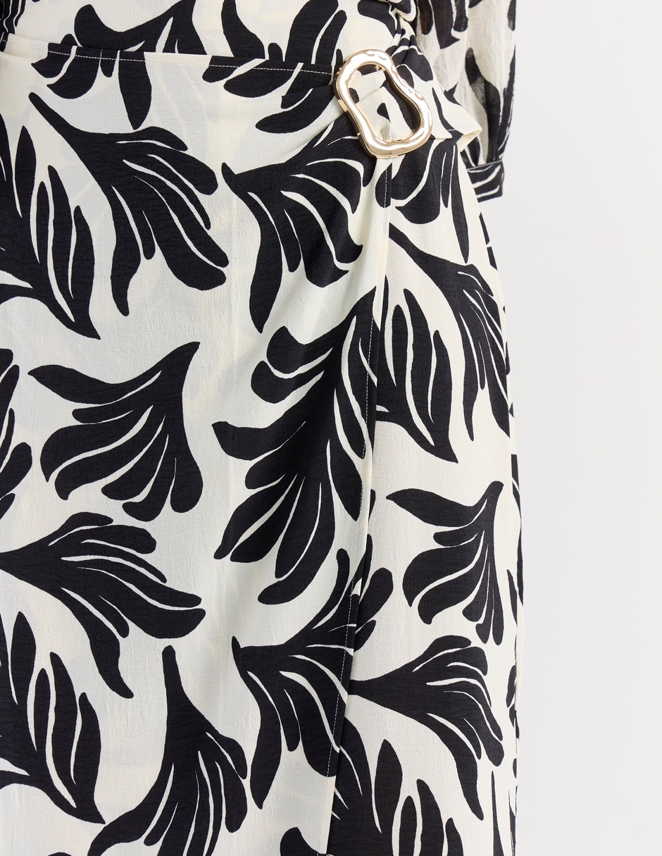 Falda crop a la cintura 5